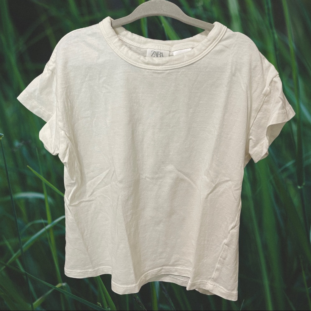 ZARA Kids T-shirt in White SIZE 4-5 ~ Great Used Condition